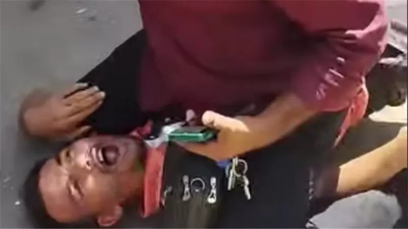  حقكم عليا ساعة شيطان.. تفاصيل مثيرة عن فيديو لسحـ ل وضرب لص بالعمرانية | شاهد