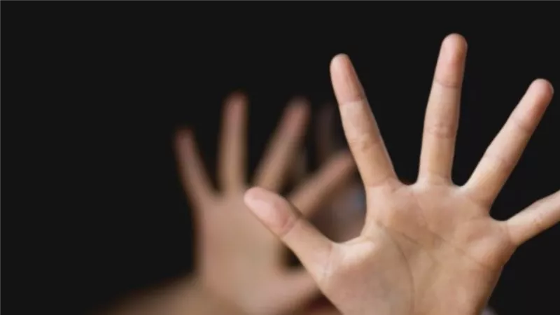  كانت بتلعب مع أحفاده.. تفاصيل مثيرة في القبض على مسن هتك عرض طفلة بأكتوبر