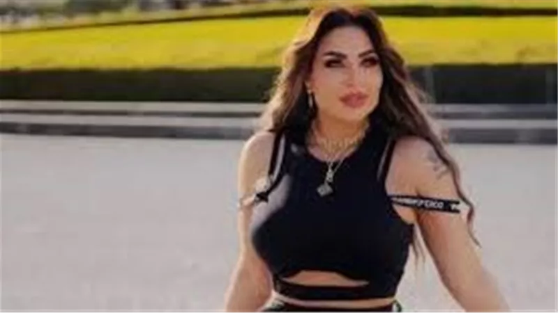 في ديسكو.. ماذا قالت سارة خليفة عن صورة تجمعها بمؤسس التشكيل العصابي؟