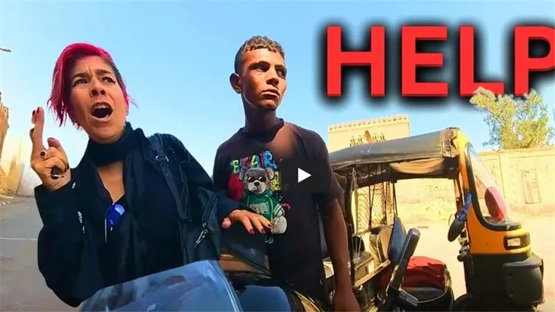 إحنا هنساعدك.. جدعنة الأهالي مع أجنبية بعد التحرش بها في مقابر الشافعي | فيديو