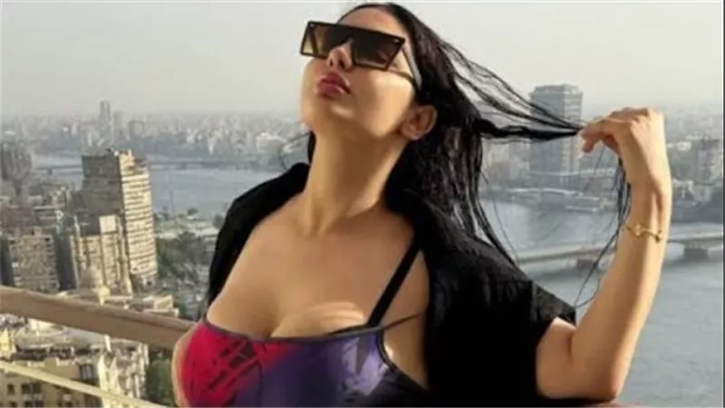  انهيار وإنكار وفيديوهات مثيرة.. القصة الكاملة للبلوجر نرمين طارق المتهمة بخدش الحياء 