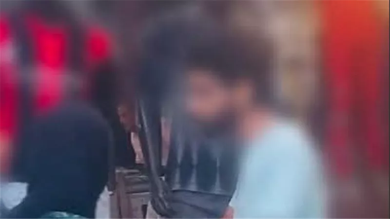  بمحل ملابس..شاب يضرب فتاة ويسحلها لسبب صادم في الغربية 