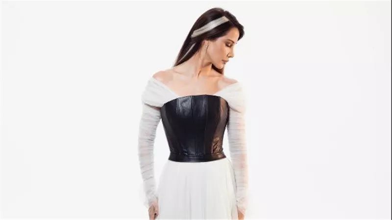 فستان لافت.. نانسي عجرم تخطف الأنظار بإطلالة جديدة | شاهد