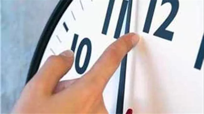 الموعد الرسمي لـ التوقيت الشتوي..متى يتم تغيير الساعة في مصر 2025؟