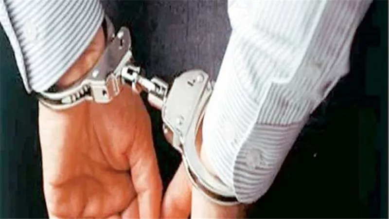 الشخص ده بيتحرش بالبنات قدام المدارس.. تفاصيل معاقبة محاسب إنتقم من زميله على فيسبوك