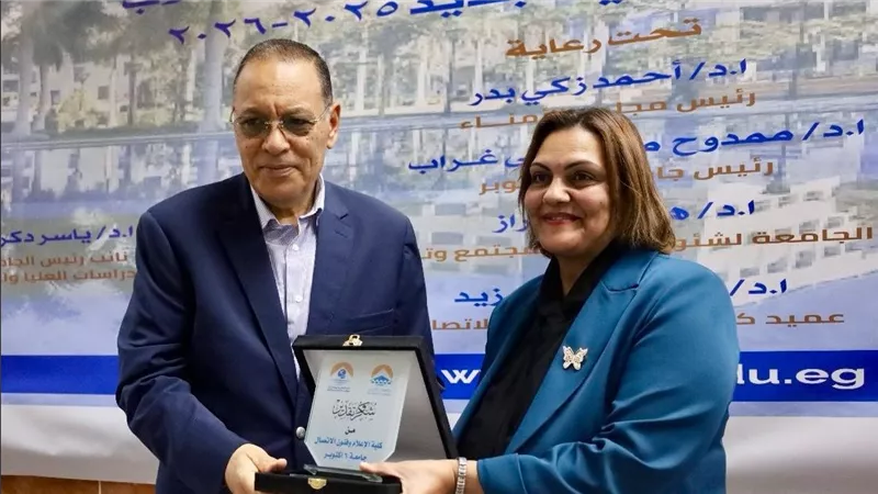 رموز الصحافة والإعلام يشاركون طلاب إعلام جامعة 6 أكتوبر احتفالهم ببدء العام الدراسي الجديد (صور)