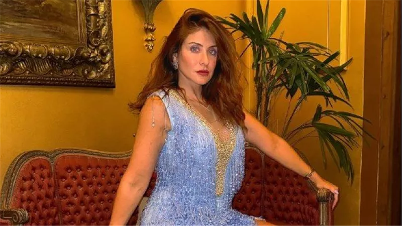 فستان جريء.. هيدي كرم تثير ضجة بهذه الإطلالة | شاهد