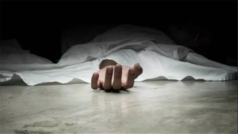 أنهى حياته على سجادة الصلاة.. قرار قضائي بشأن مدمن قتل والده بعدة طعنات في القاهرة