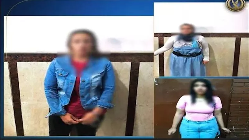 دعارة أون لاين.. تفاصيل القبض على 3 سيدات مارسن أعمال منافية في العطارين