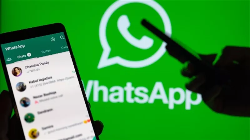 كيف تعمل؟.. ثغرة جديدة في واتساب تخترق هاتفك دون علمك