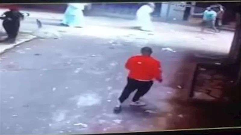 عاطل تحرش بفتاة وقُتل على يد أقاربها.. ماذا حدث في مشاجرة شبرا الخيمة؟ 