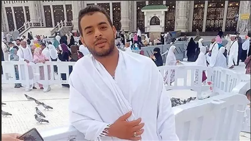 كان بيعمل عُمرة.. تفاصيل وفاة شاب بعد تأدية المناسك في قرية البراهمة بقنا