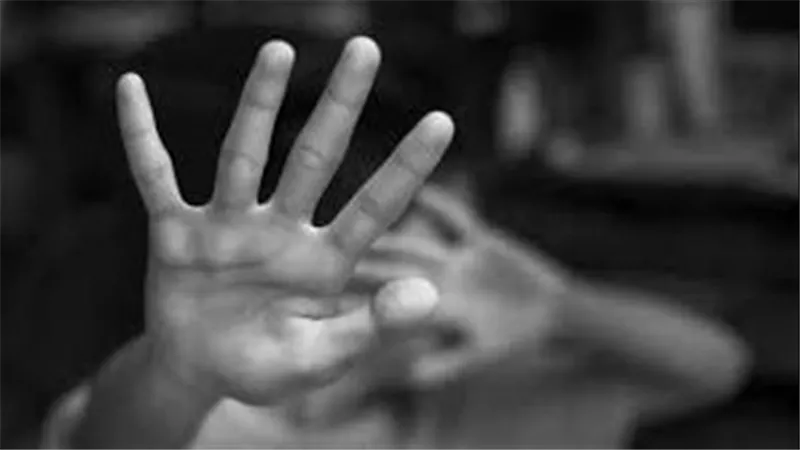 ضربتها لتأديبها.. اعترافات صادمة للمتهم بقتل ابنته في الصف