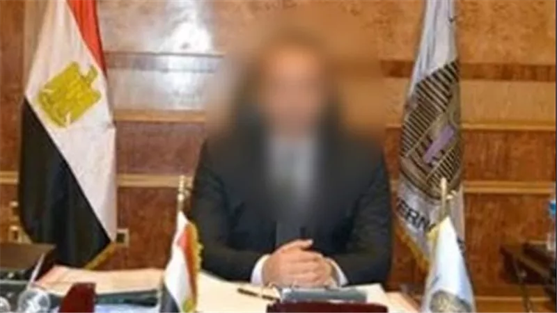 200 ألف جنيه رشوة بالصوت والصورة.. مفاجآت جديدة في قضية رئيس حي شرق الإسكندرية