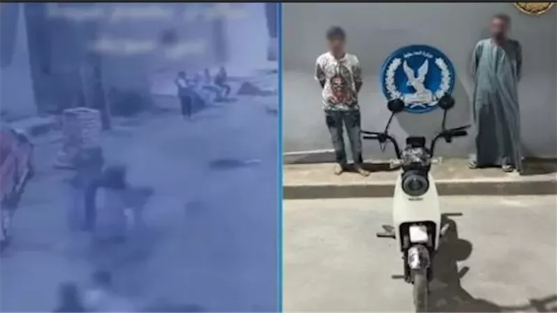 فيديو صادم.. ضبط قائد دراجة كهربائية صدم سيدة وهرب في بني سويف | شاهد