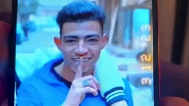  قتل صديقه ورماه في سجادة قدام الجيران.. التفاصيل الكاملة للحكم على عامل المنيب بالمؤبد