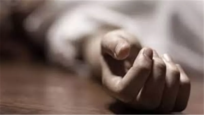 جريمة مروعة بالنزهة.. شاب ينهي حياة شقيقته ويصيب والدته طعنًا