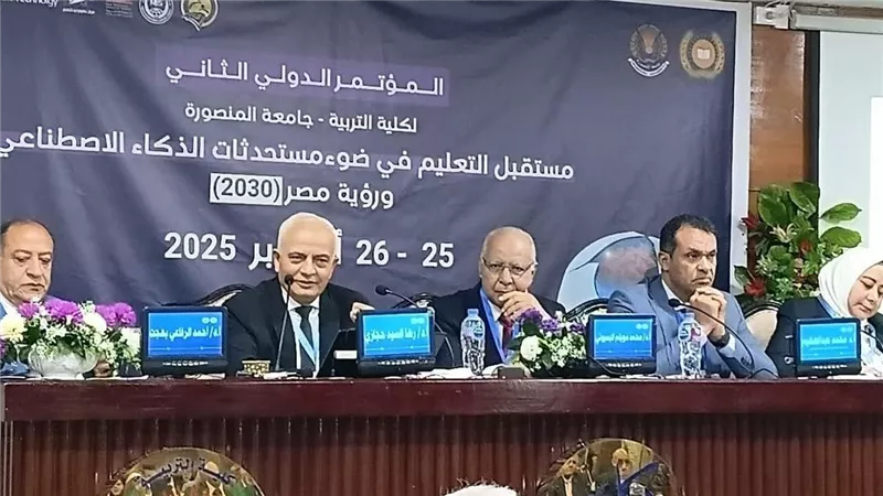 رضا حجازي يعرض رؤية لمستقبل محو الأمية وتعليم الكبار في ظل الذكاء الاصطناعي 