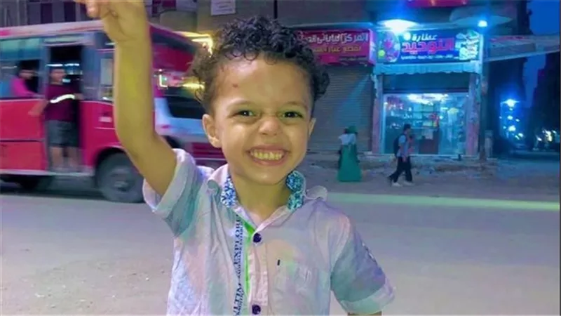 هل هناك شبهة جنائية؟.. تفاصبل مأساوية في العثور على جثة الطفل سليم داخل الصرف الصحي بشبرا الخيمة