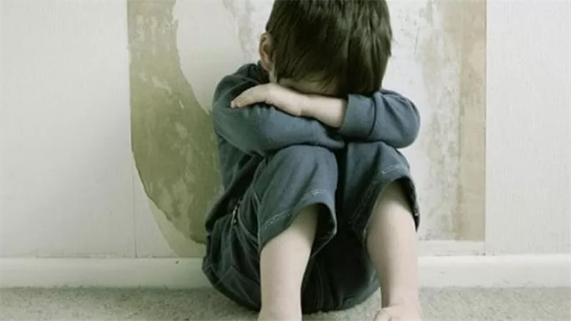 حلوى وعصائر.. تفاصيل صادمة في اتهام صاحب صالة بلياردو بهتك عرض طفل بالبحيرة 