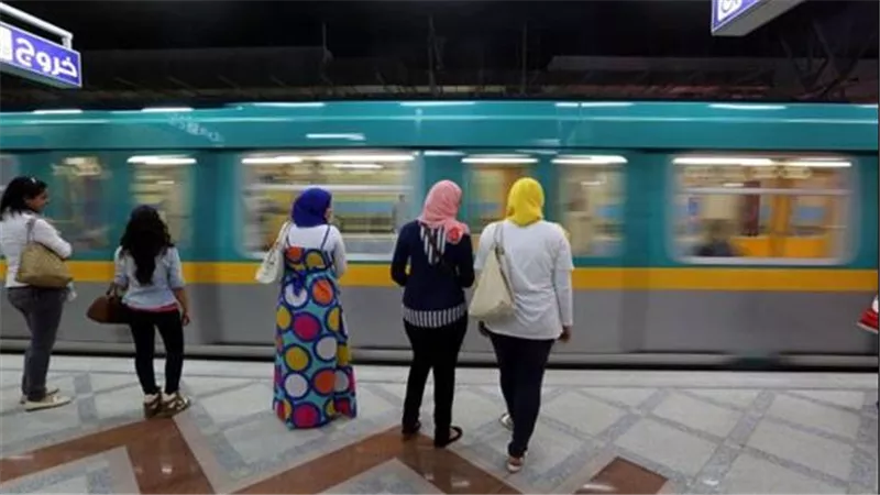 قصد هتك عرضها.. تفاصيل مثيرة في الحكم على المتهم بتصوير سيدة على سلم المترو الكهربائي 