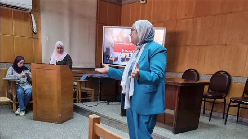 أقسام الباطنة والجلدية والطب المهني بقصر العيني تنظم فعاليات توعوية ضد الإدمان