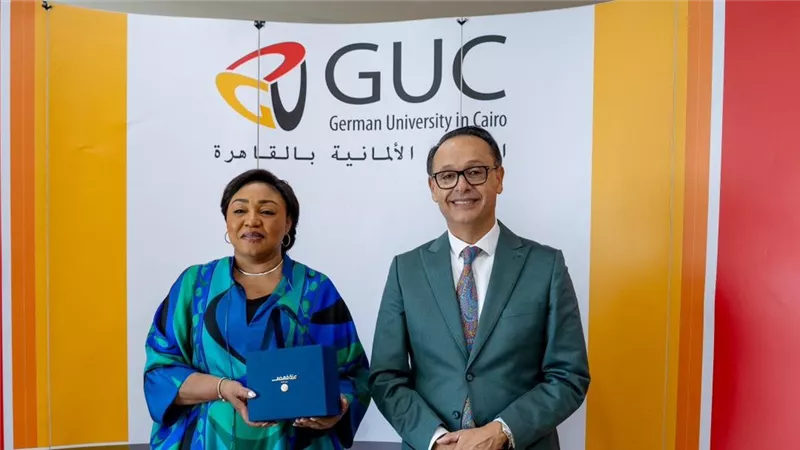 لبحث التعاون الأكاديمي والمنح الدراسية.. السيدة الأولى للكونغو الديمقراطية تزور الجامعة الألمانية بالقاهرة 