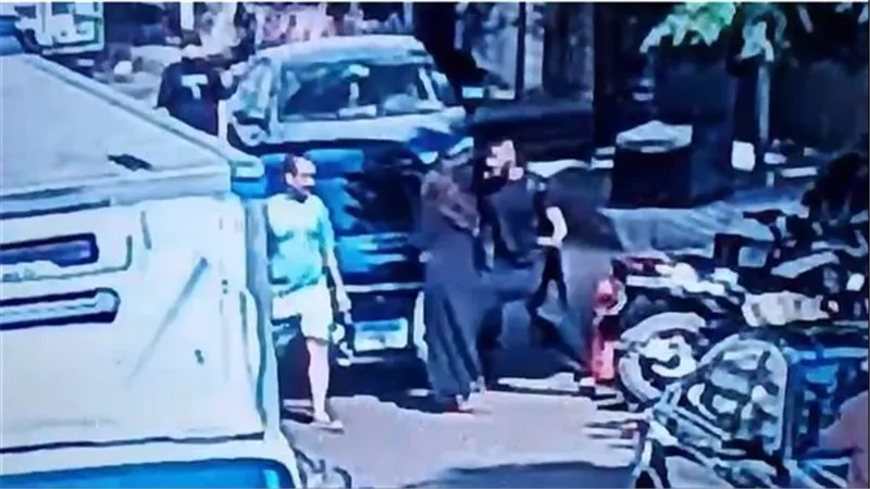 دائم السهر والتسكع بالشوارع.. تفاصيل جديدة عن الخليجي المتهم بمضايقة فتاة وسط الشارع بالقاهرة