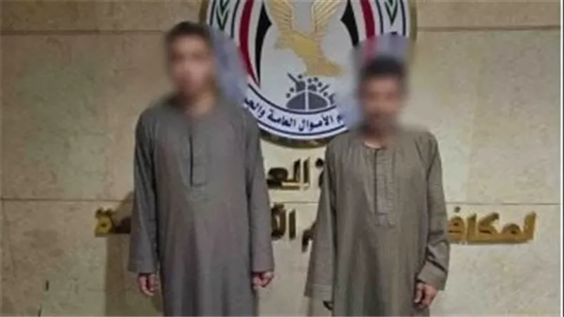 معاكي خدمة عملاء.. التفاصيل الكاملة للقبض على شخصين احتالا على أجنبية واستوليا على أموالها