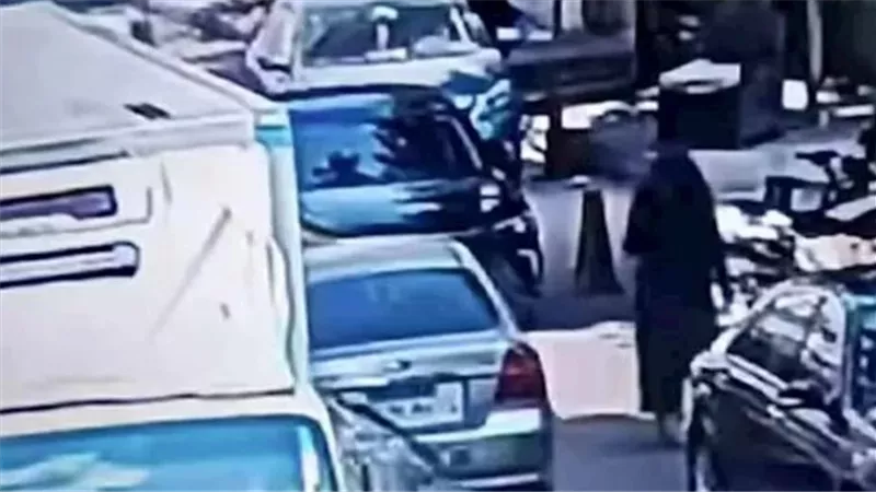 مشهد أكشن..معاكسة بالسلاح ضحيتها فتاتين تهز أكتوبر