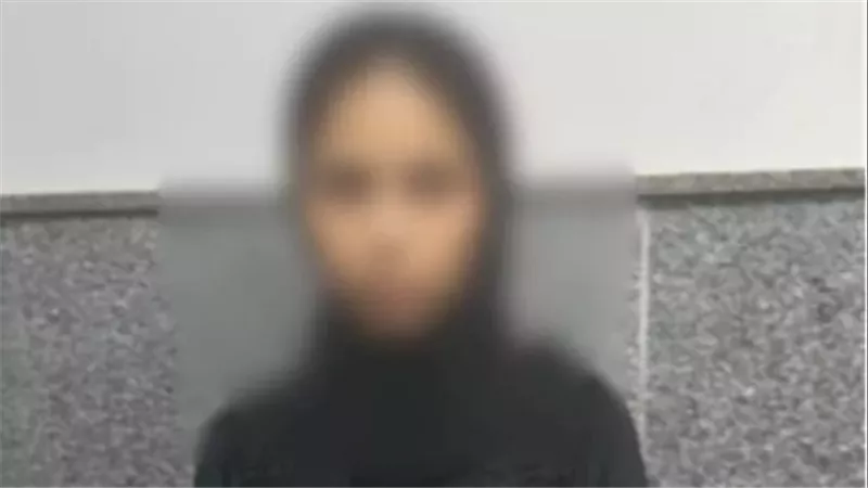 كانت بتأدبها.. تفاصيل القبض على المتهمة بتعذيب طفلتها الصغرى بكفر الشيخ