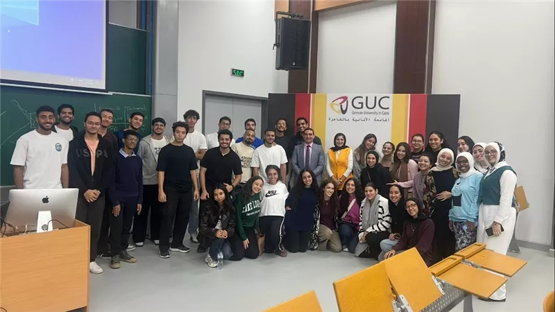 تعاون بين الجامعة الألمانية بالقاهرة والبورصة في تنفيذ برنامج تدريبي لطلاب تكنولوجيا الإدارة