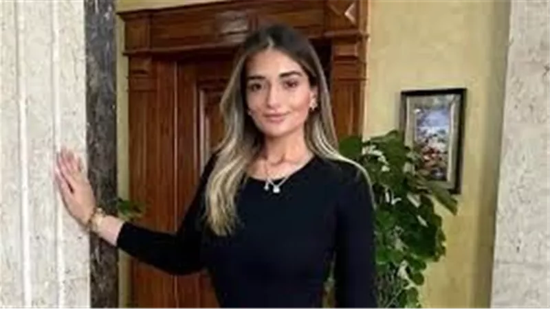 بإطلالة كلاسيك.. ملك أحمد زاهر تخطف الأنظار في أحدث ظهور | شاهد 