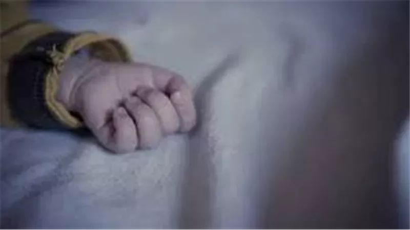  عمرها 3 سنوات.. تفاصيل صادمة في وفاة طفلة هتك عرضها شقيقها المراهق ببنها