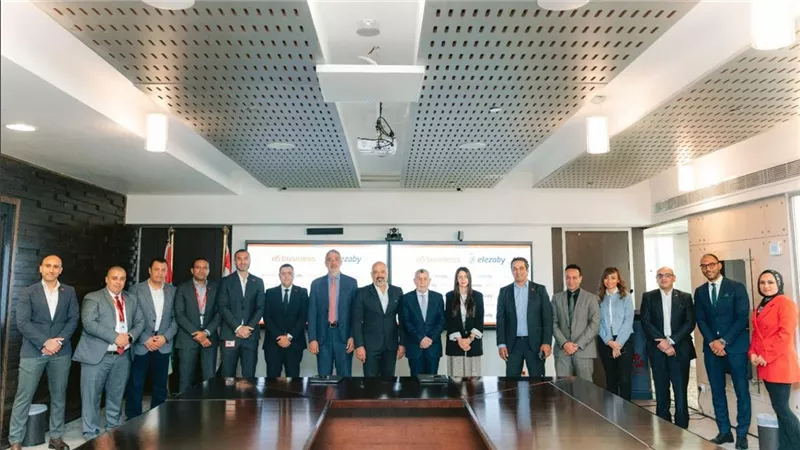 e& busines تتعاون مع صيدليات العزبي لتقديم حلول حصرية لدعم التحول الرقمي وتعزيز الكفاءة التشغيلية واستمرارية النمو