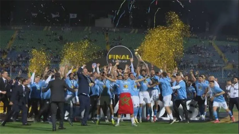  خبير لوائح يحسم الجدل ويكشف حقيقة سحب لقب دوري أبطال أفريقيا من بيراميدز 