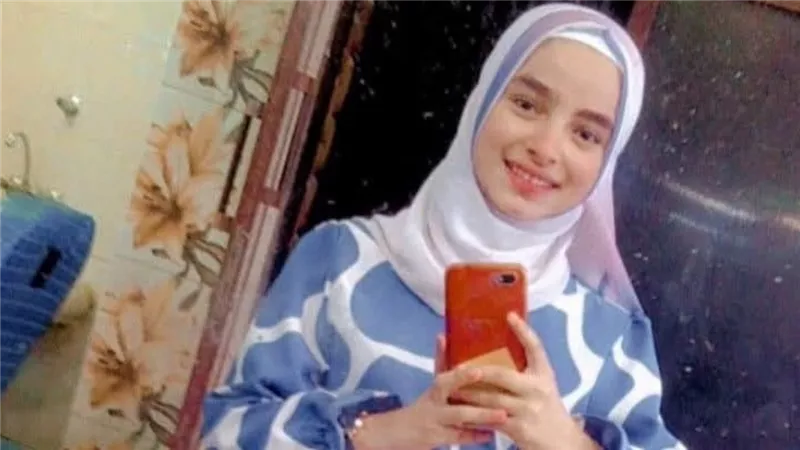 سحلهما 30 مترًا.. سائق متهور ينهي حياة فتاة ويصيب صديقتها في البدرشين