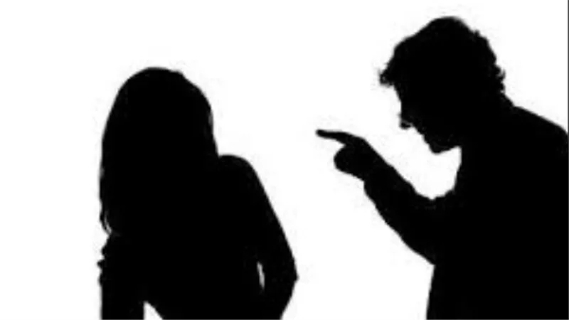 مش عارفة تعيش على قد دخلي.. اعترافات مثيرة للمتهم برش وجه زوجته بكلور في حلوان