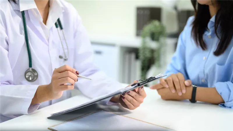 الجامعة الأمريكية بالقاهرة تطلق برنامجًا تدريبًا في القيادة وإدارة الأعمال لطلاب طب عين شمس 